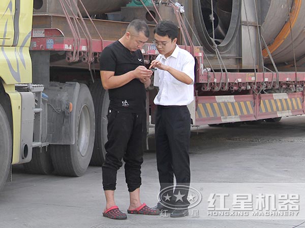 客户来厂考察HVI制砂机 客户来厂考察HVI制砂机